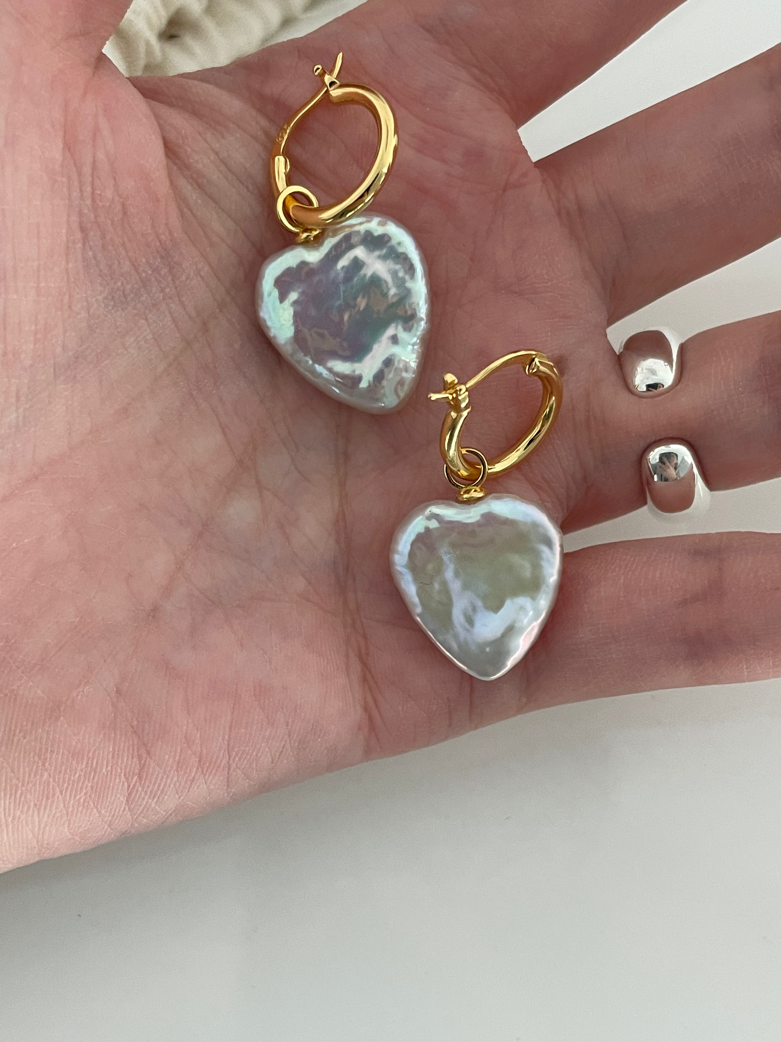 HALLIE Heart Baroque pearl drop earrings - ZEN&CO Studio