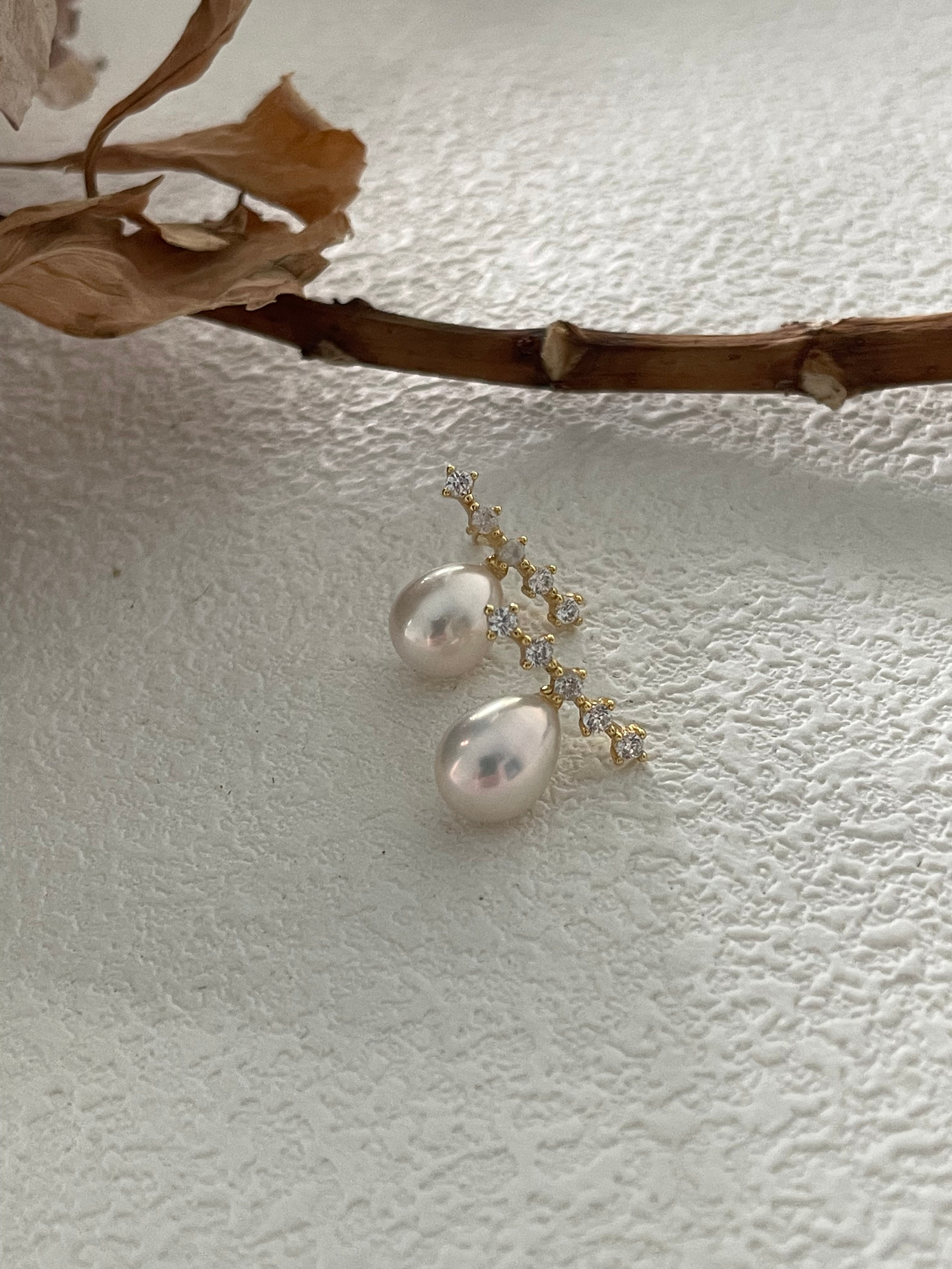 RAINIE Pearl stud earrings - ZEN&CO Studio