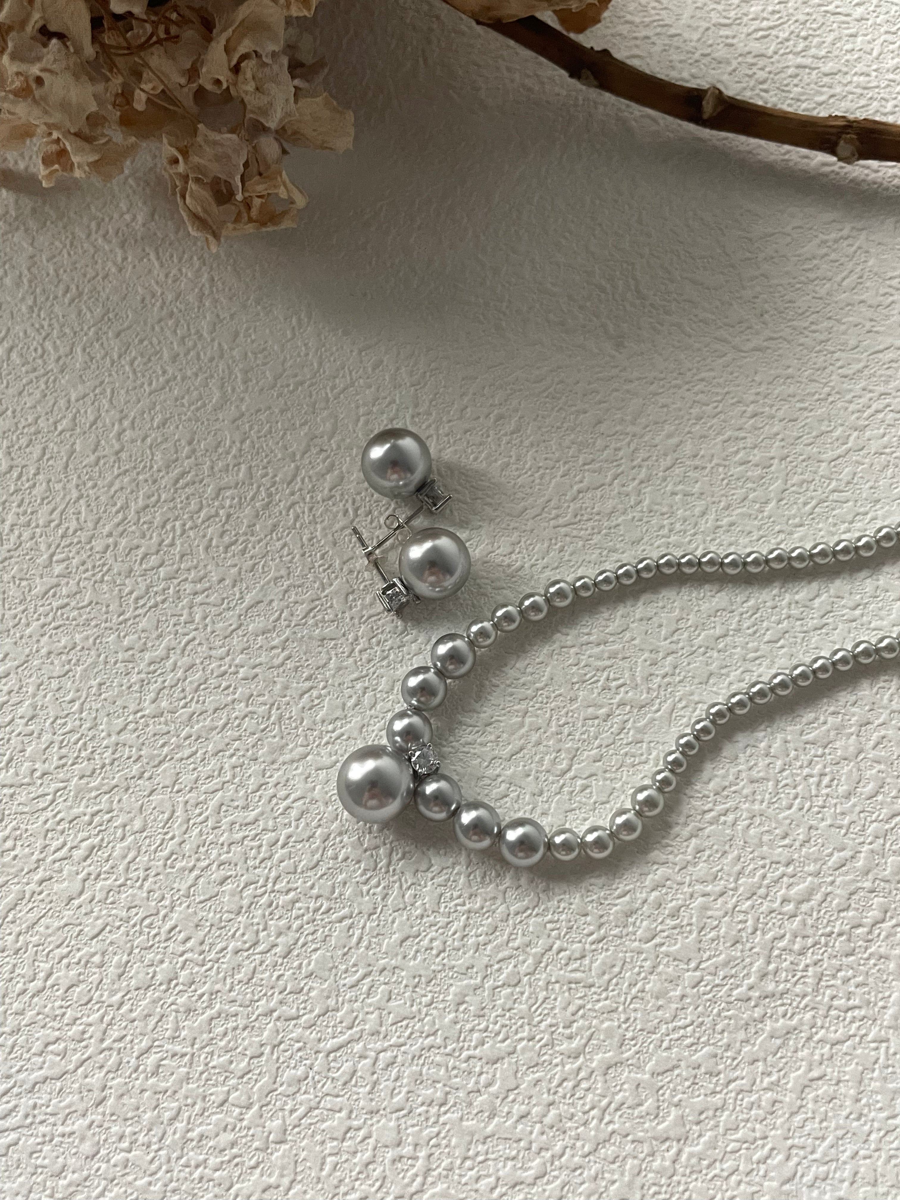 LAINEY Grey Pearl Necklace - ZEN&CO Studio