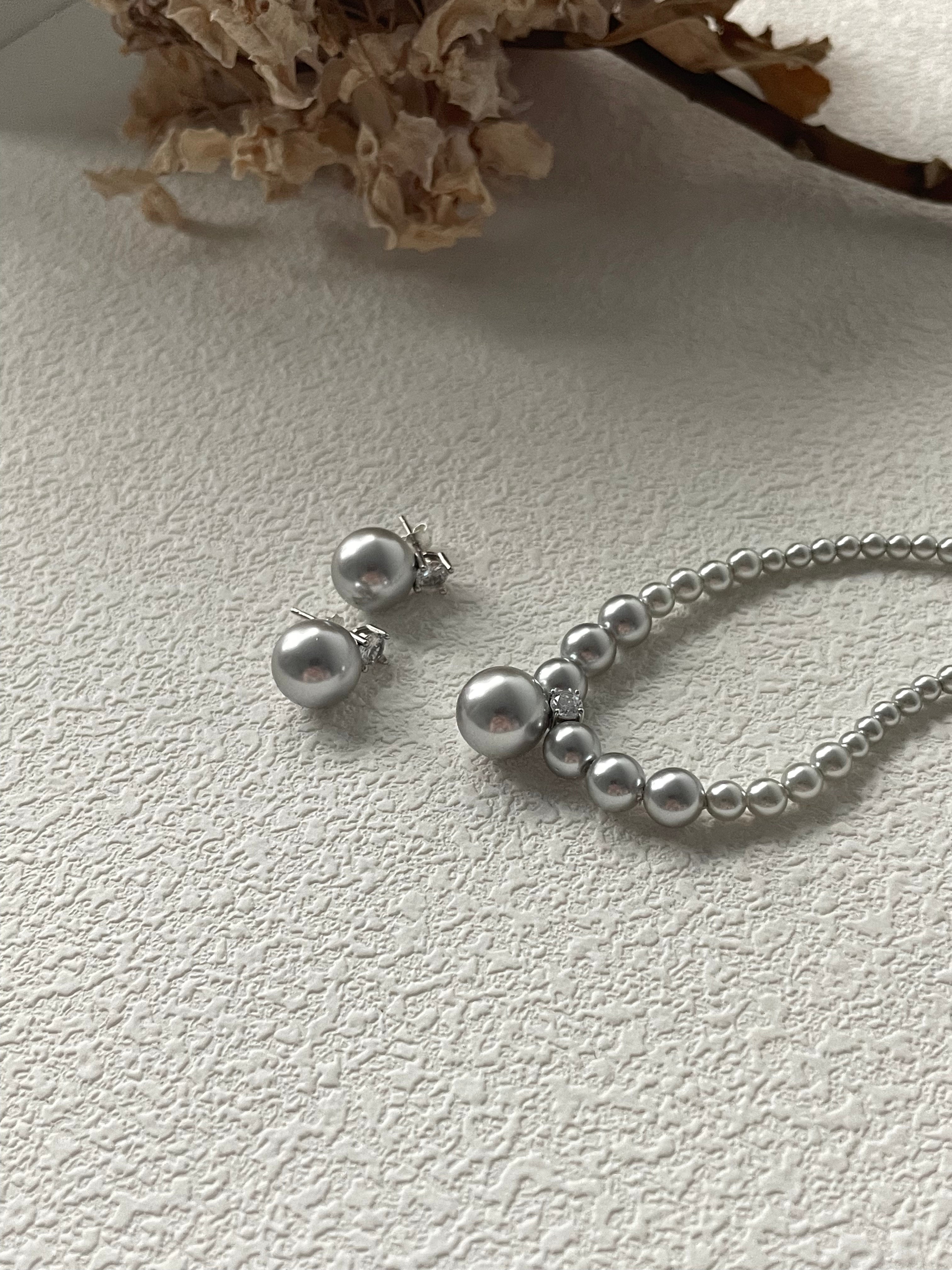 LAINEY Grey Pearl Necklace - ZEN&CO Studio
