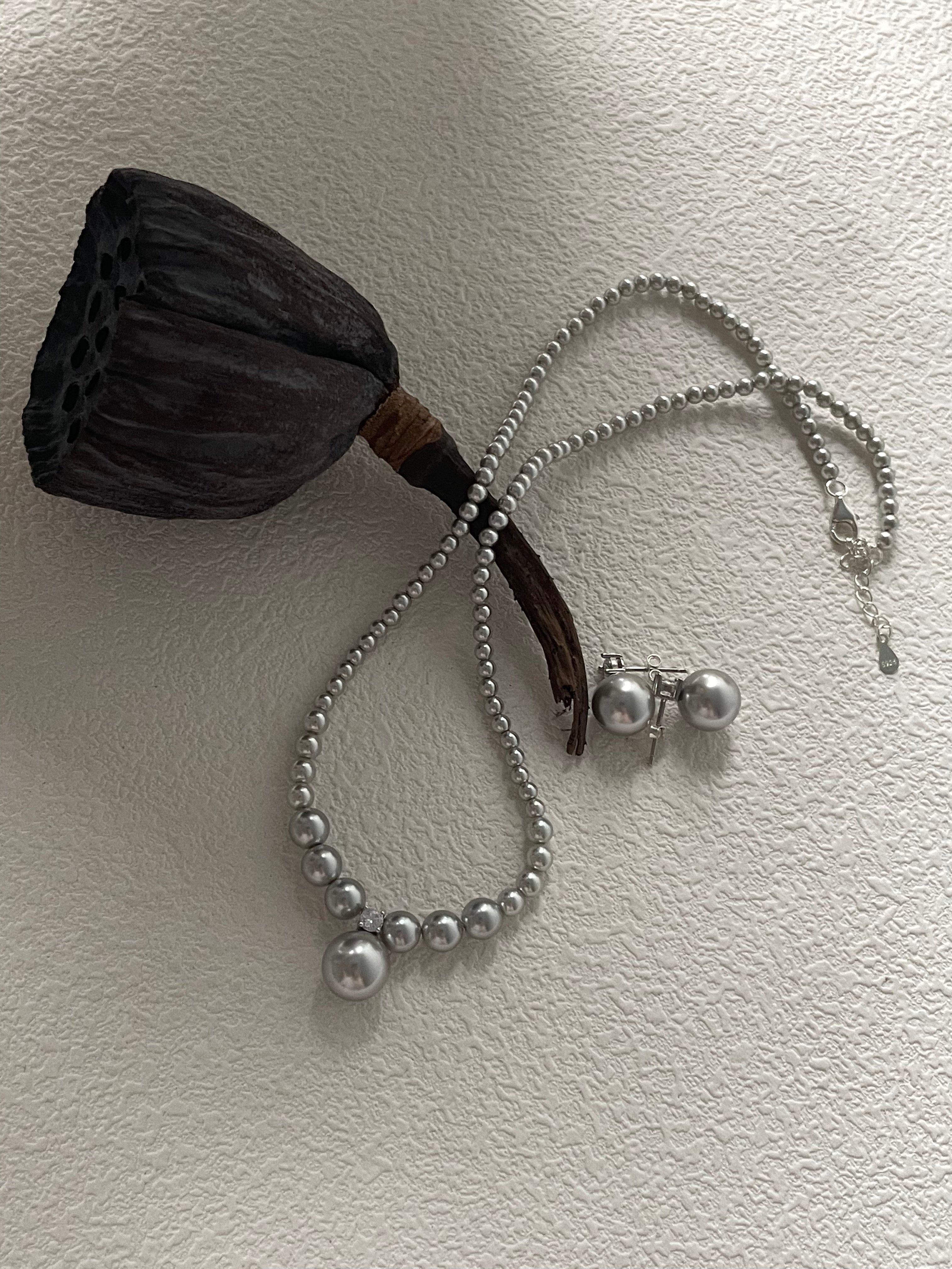 LAINEY Grey Pearl Necklace - ZEN&CO Studio