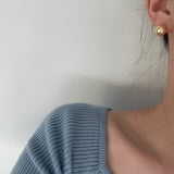 MANILA gold pearl stud earrings - ZEN&CO Studio