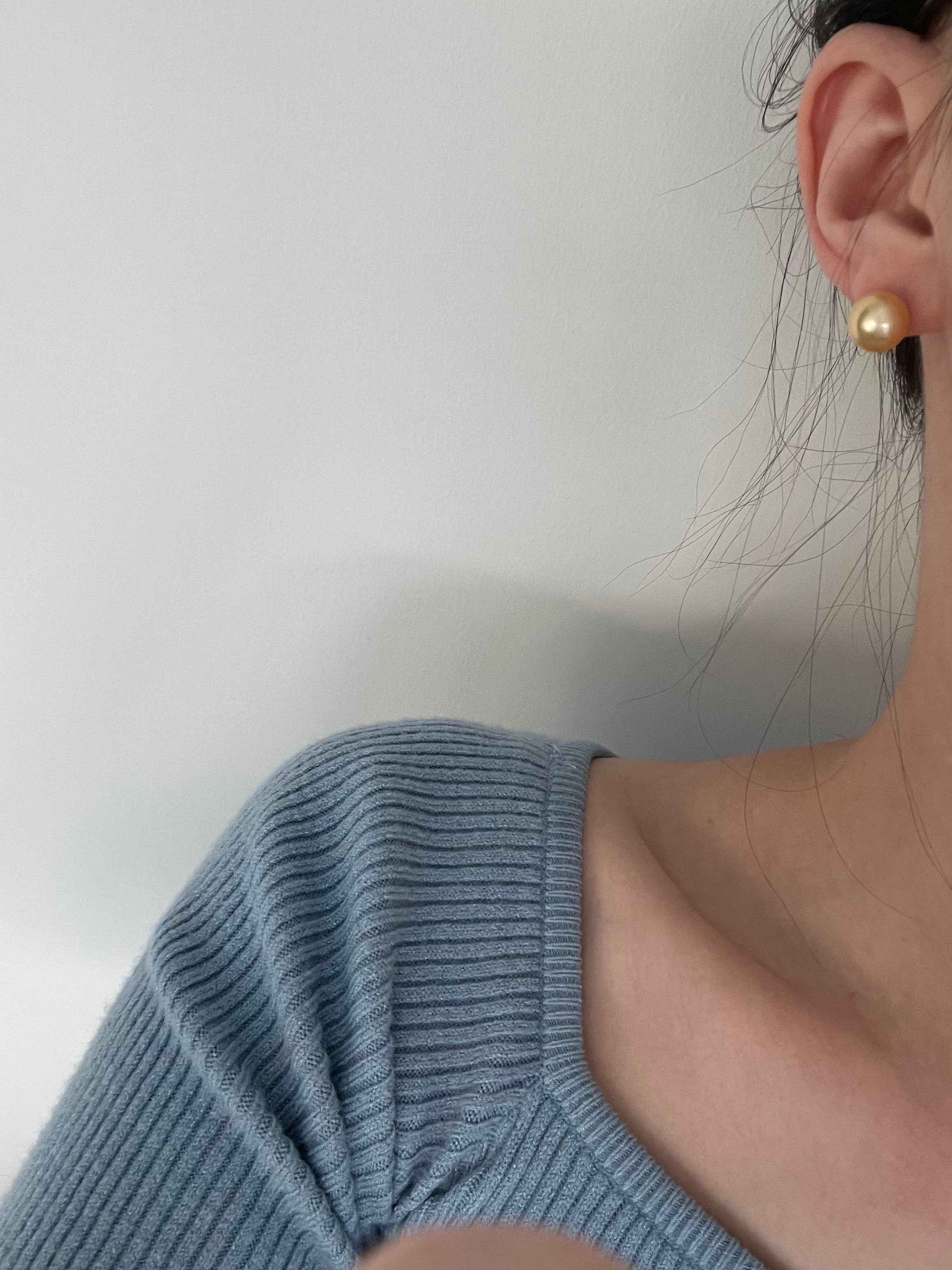 MANILA gold pearl stud earrings - ZEN&CO Studio