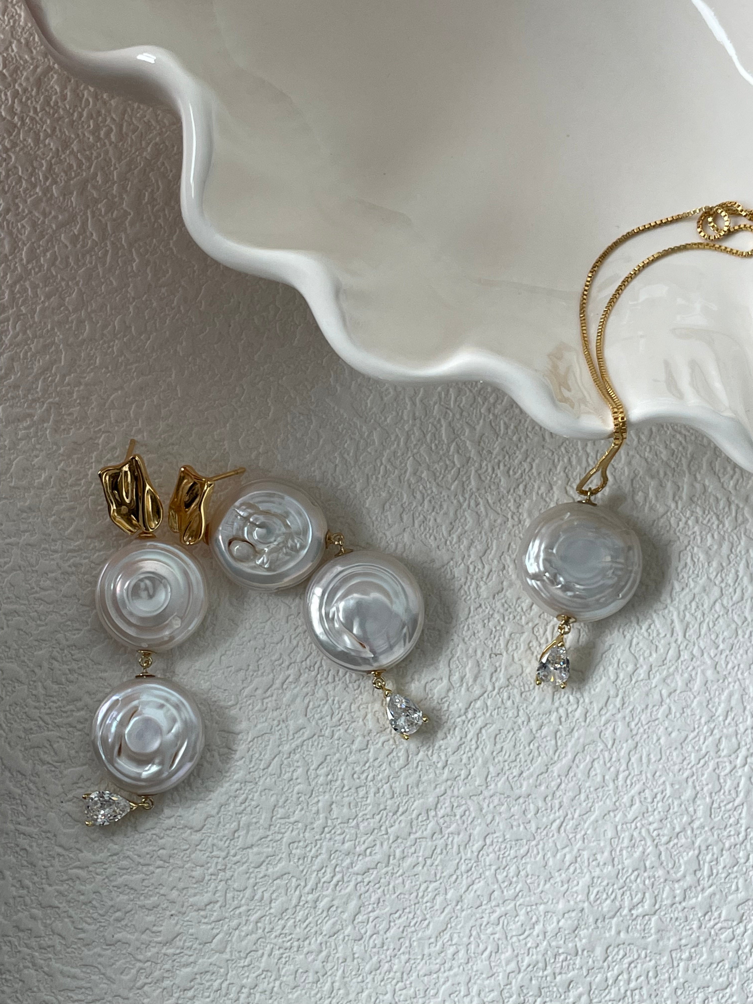 ROMAN HOLIDAY Pearl pendant necklace - ZEN&CO Studio