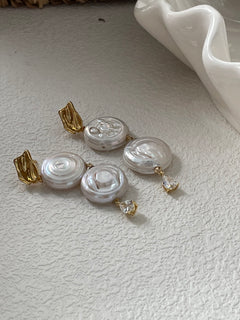 ROMAN HOLIDAY Double pearl earrings - ZEN&CO Studio