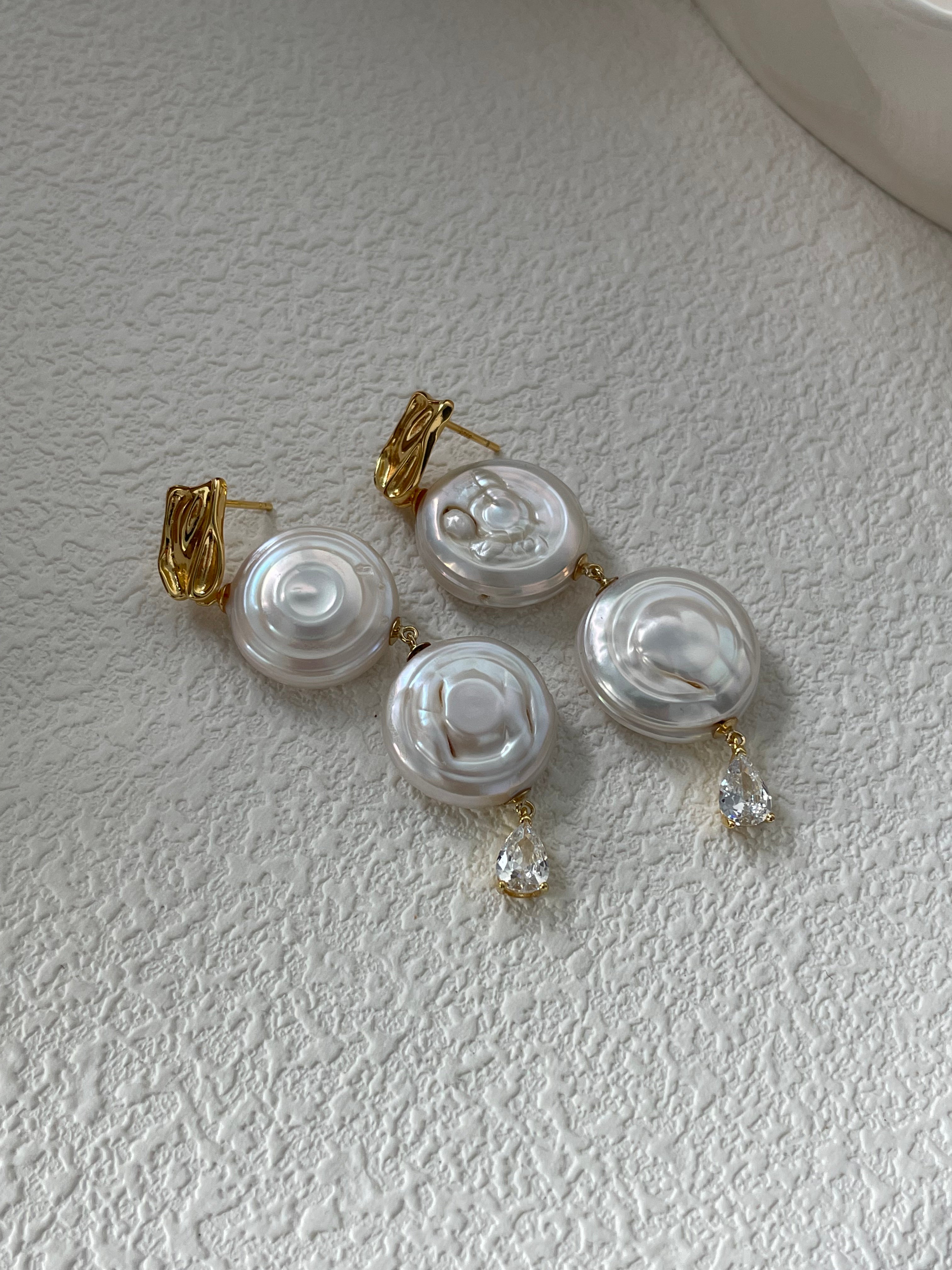 ROMAN HOLIDAY Double pearl earrings - ZEN&CO Studio