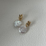 ROMAN HOLIDAY Single pearl earrings - ZEN&CO Studio