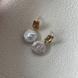 ROMAN HOLIDAY Single pearl earrings - ZEN&CO Studio