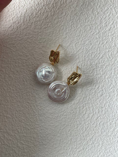 ROMAN HOLIDAY Single pearl earrings - ZEN&CO Studio