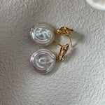 ROMAN HOLIDAY Single pearl earrings - ZEN&CO Studio