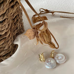 ROMAN HOLIDAY Single pearl earrings - ZEN&CO Studio