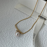 ODE Pearl Pendant Necklace
