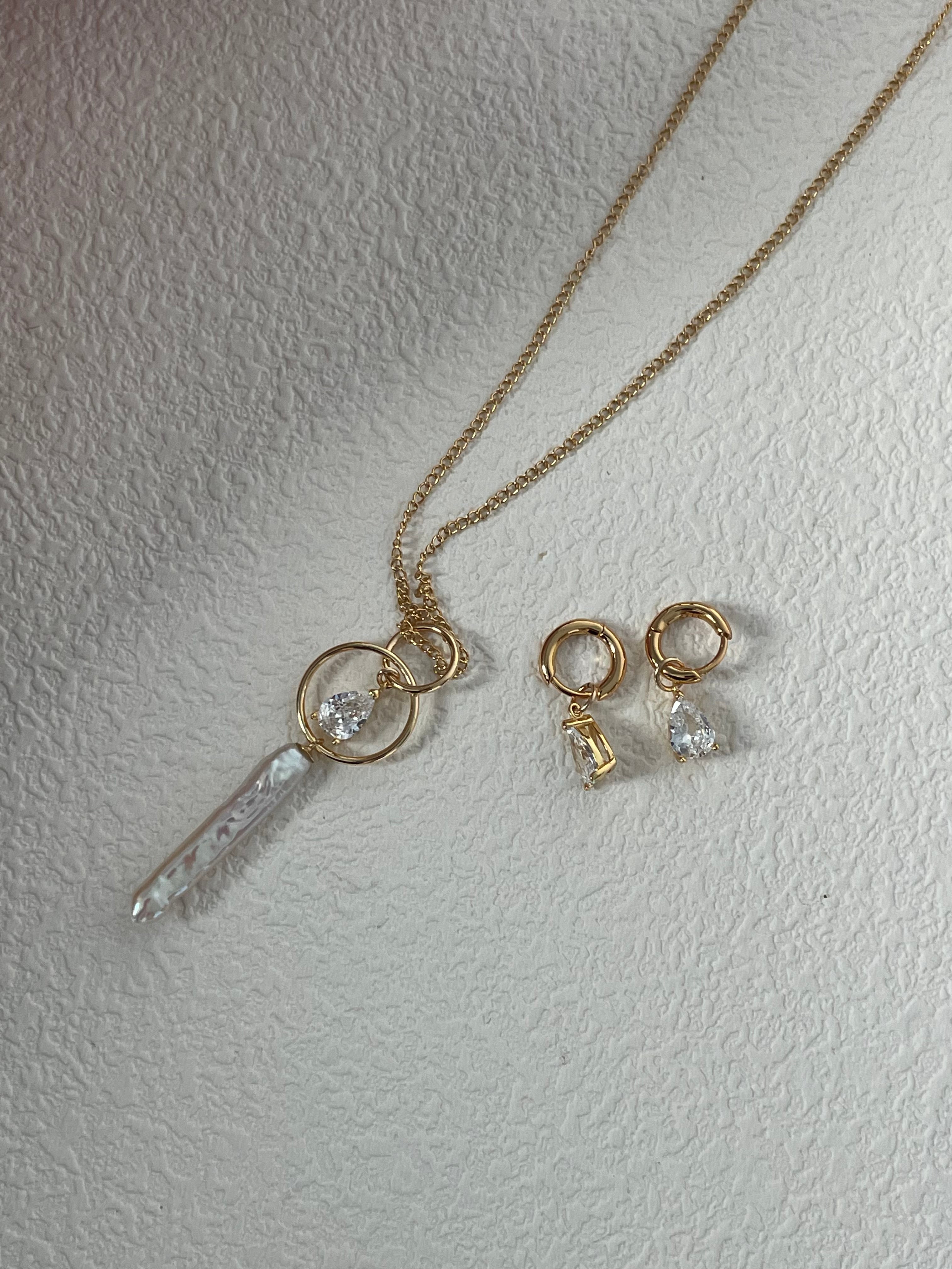 TABI mini hoop earrings - ZEN&CO Studio