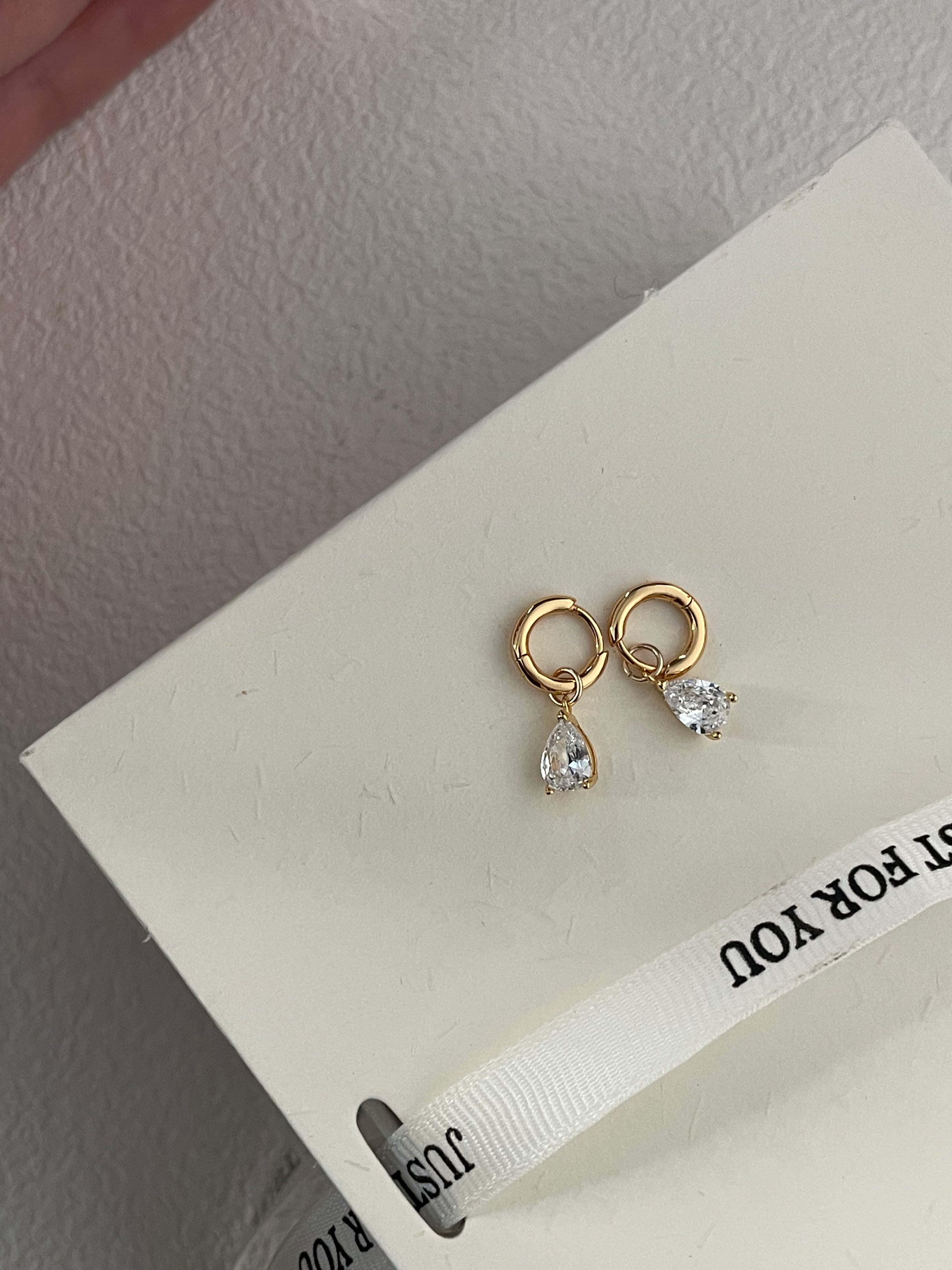 TABI mini hoop earrings - ZEN&CO Studio