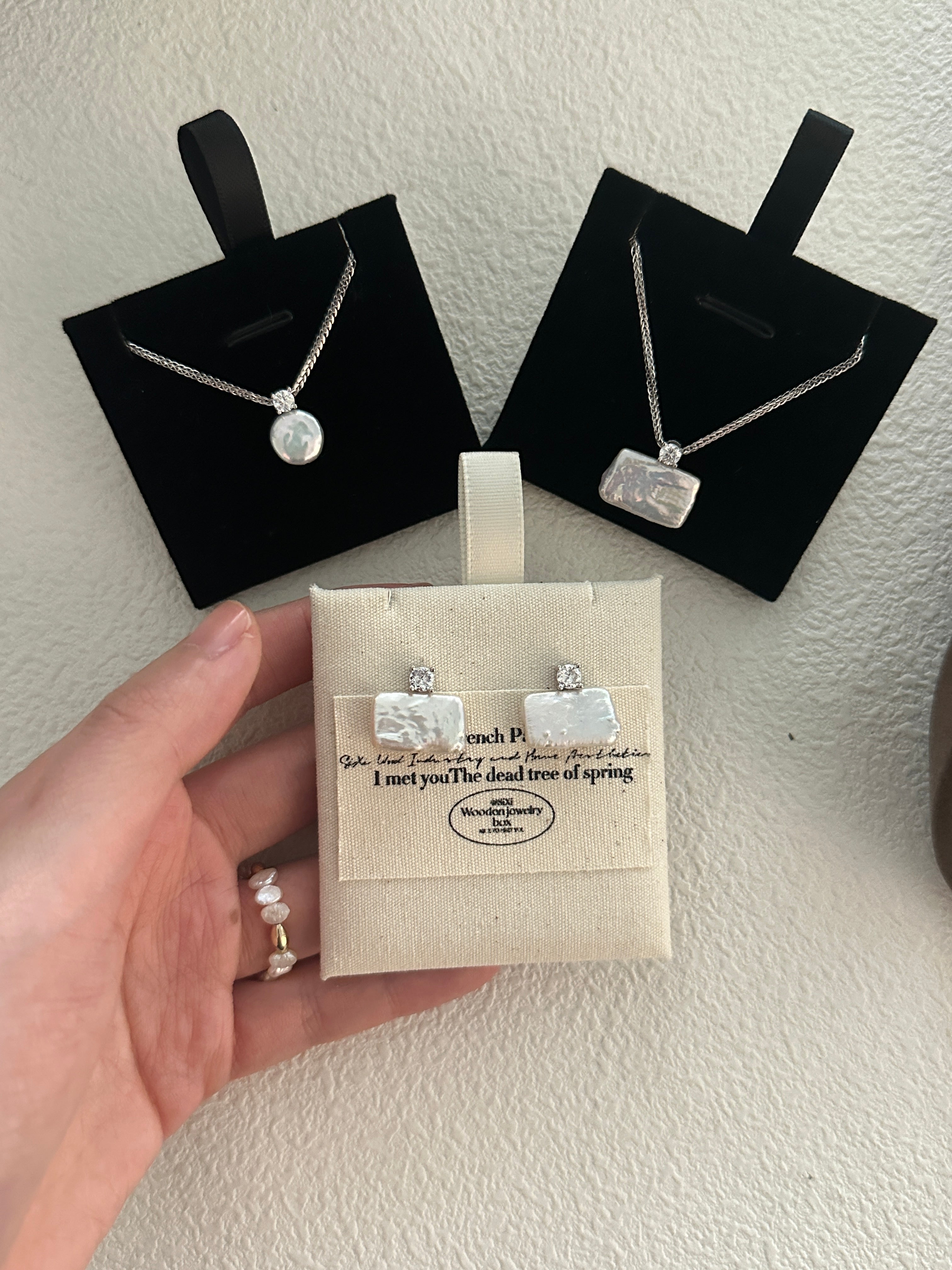 NICOLETTA Square Pearl Stud Earrings and Necklace - ZEN&CO Studio