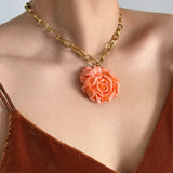 Phoebe´s Flower Pendant Necklace
