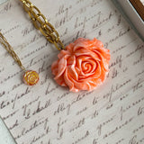 Phoebe´s Flower Pendant Necklace