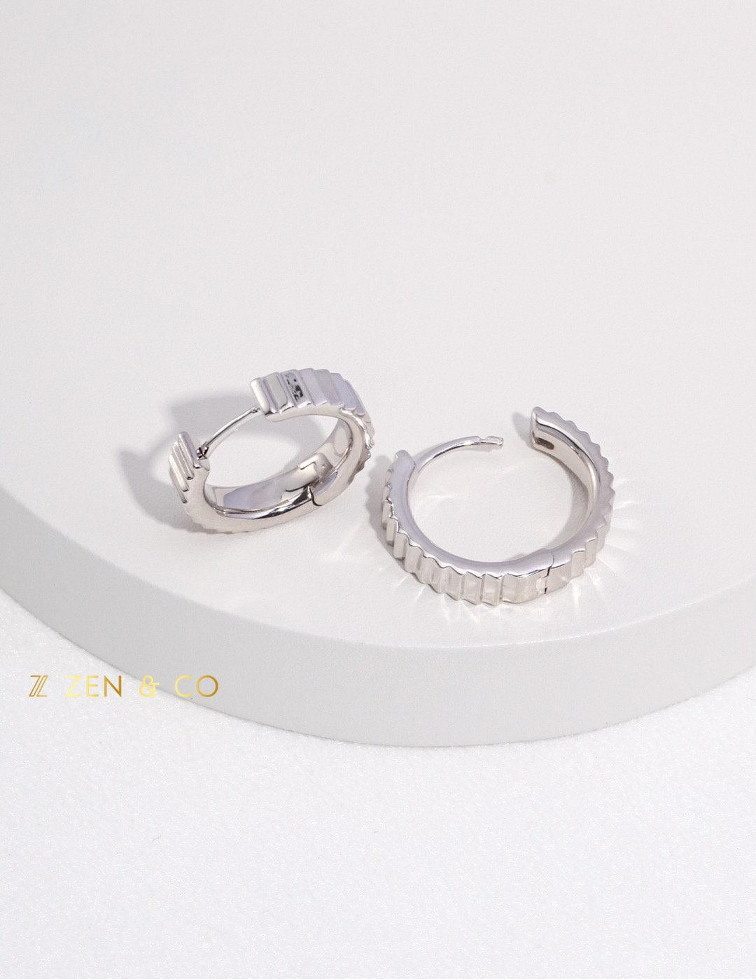 ALEXIS Minimalist hoop earrings - ZEN&CO Studio