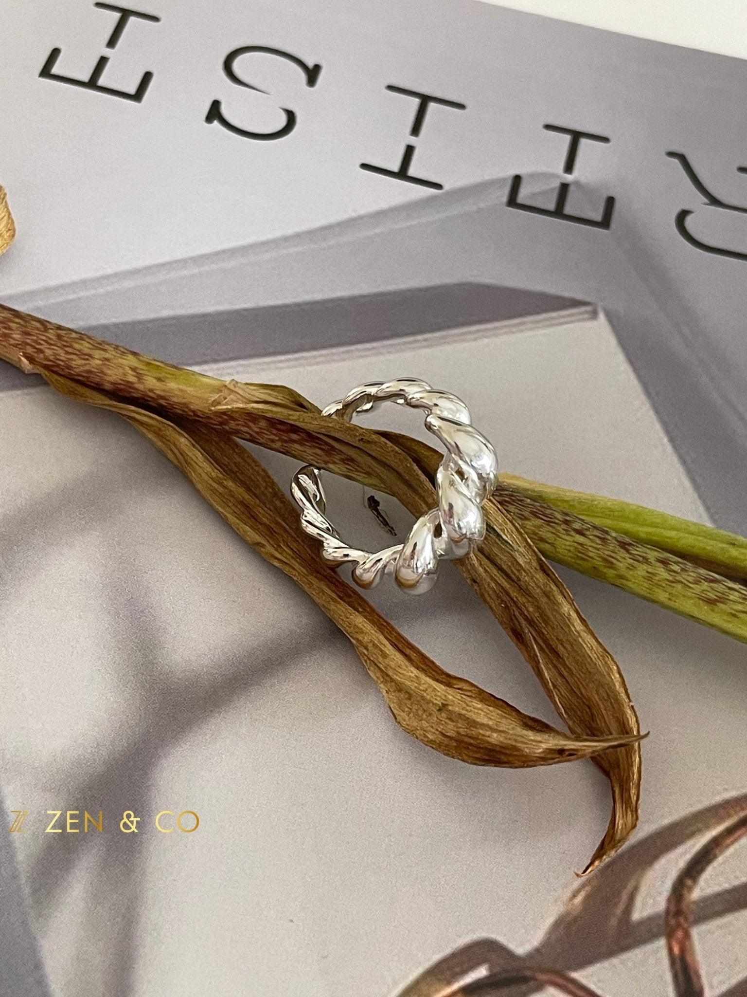 CROISSANT Chunky twist silver ring - ZEN&CO Studio