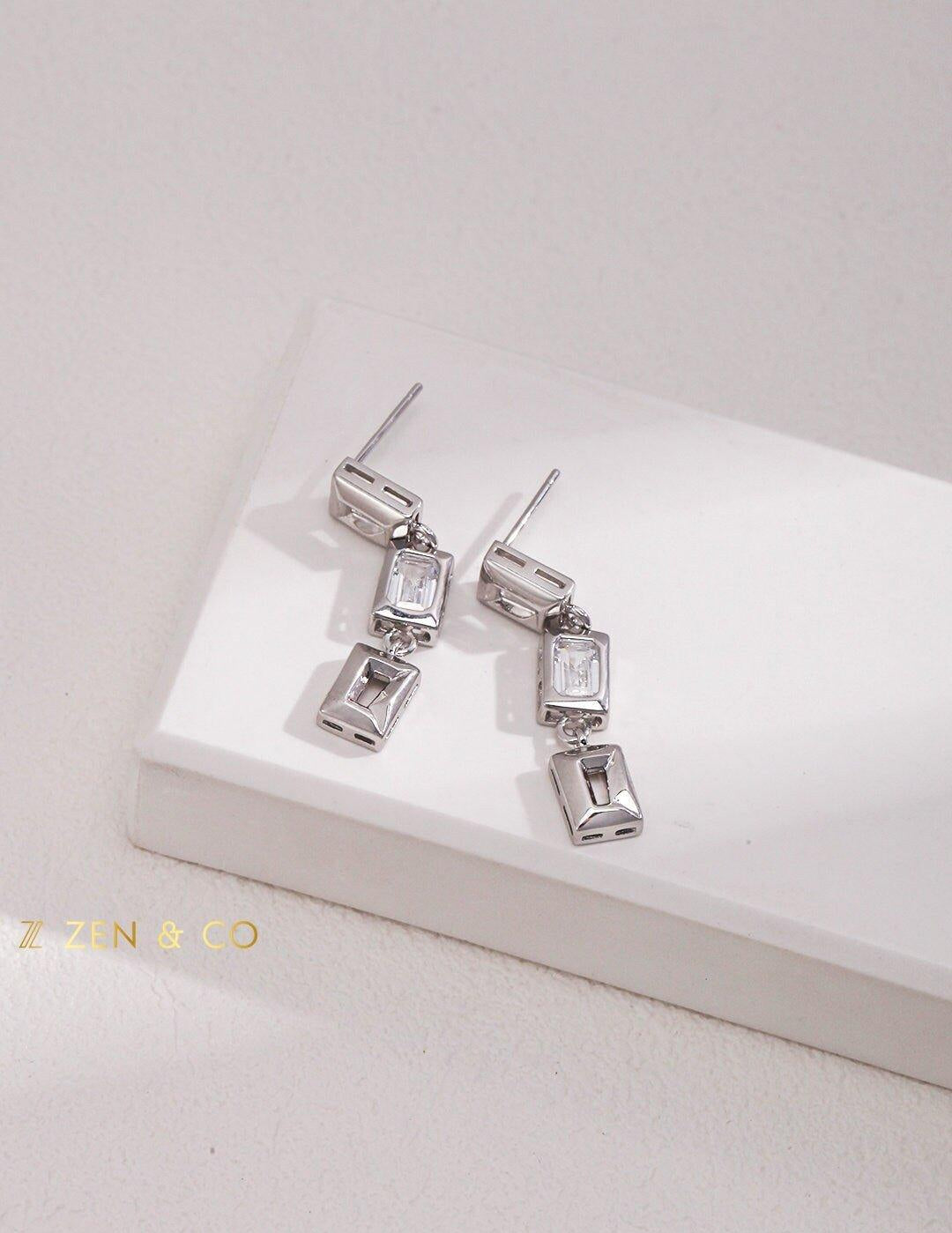 DIAMOND Minimalist Square crystal drop dangle earrings - ZEN&CO Studio