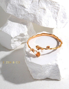 OLIVIA Romantic cuff bracelet with pearls - ZEN&CO Studio