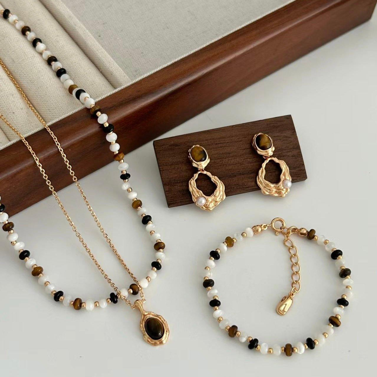 Unveiling the Mystique of Tiger's Eye Stone: A Beacon of Positive Energy - ZEN&CO Studio