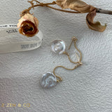 PETALI orecchini lunghi con perle pendenti