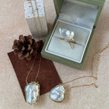 VERA Baroque Pearl Pendant Necklace