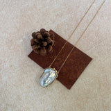 VERA Baroque Pearl Pendant Necklace
