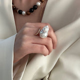 VERA Baroque Pearl Ring