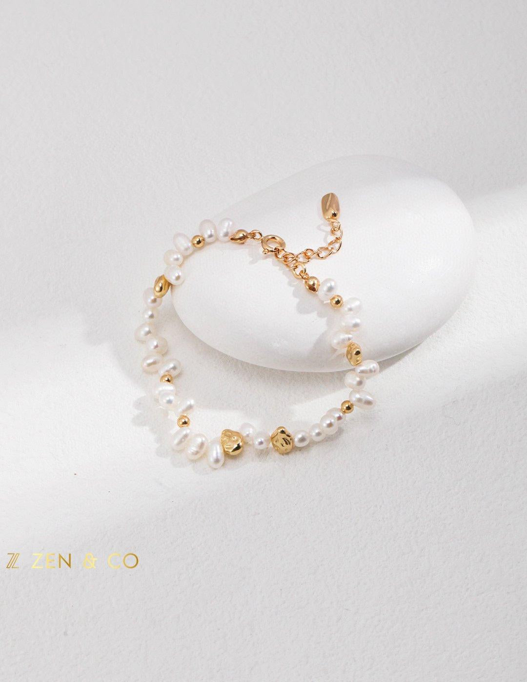 ALEXANDRA Statement Baroque Pearl Bracelet - ZEN&CO Studio