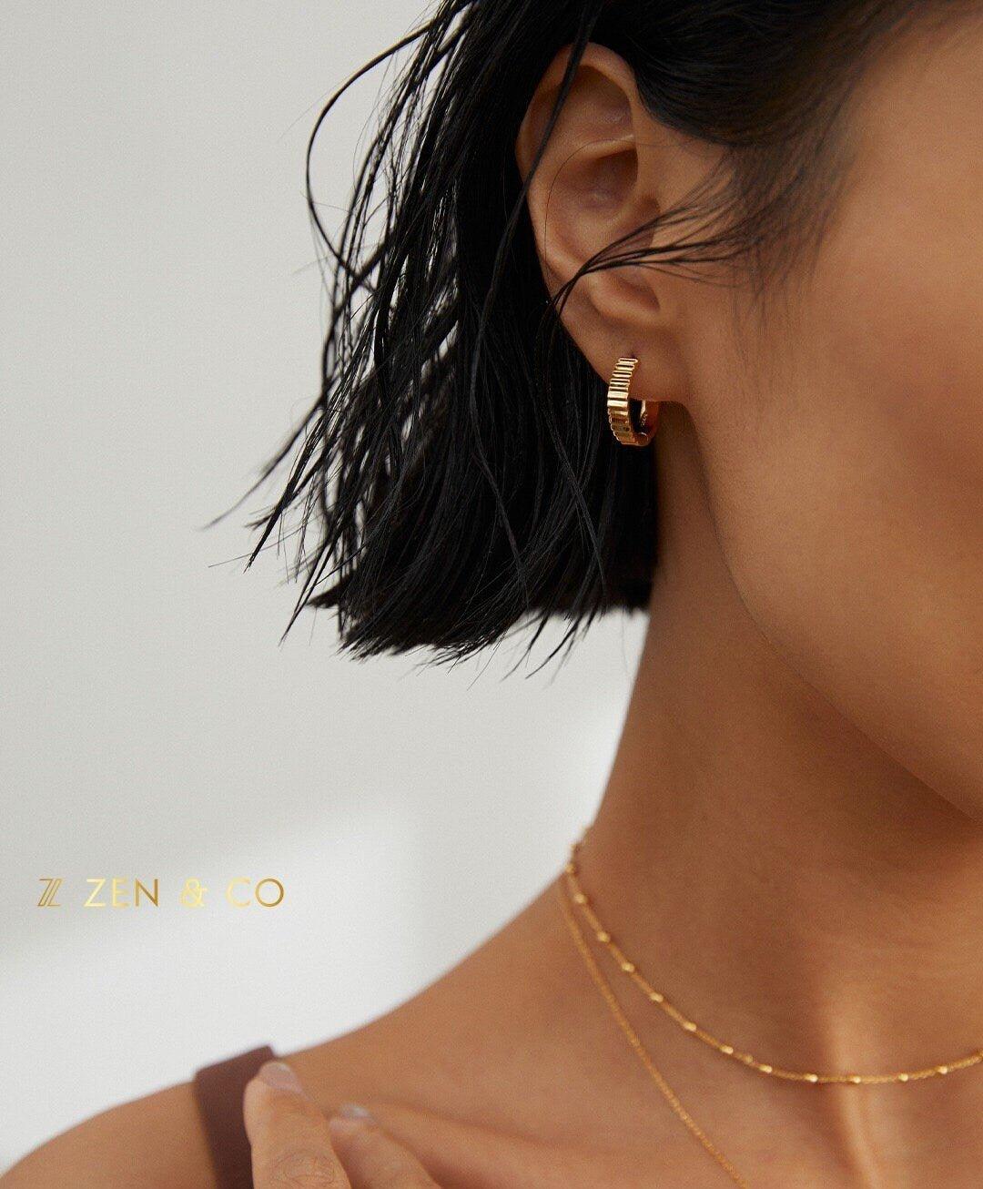 ALEXIS Minimalist hoop earrings - ZEN&CO Studio