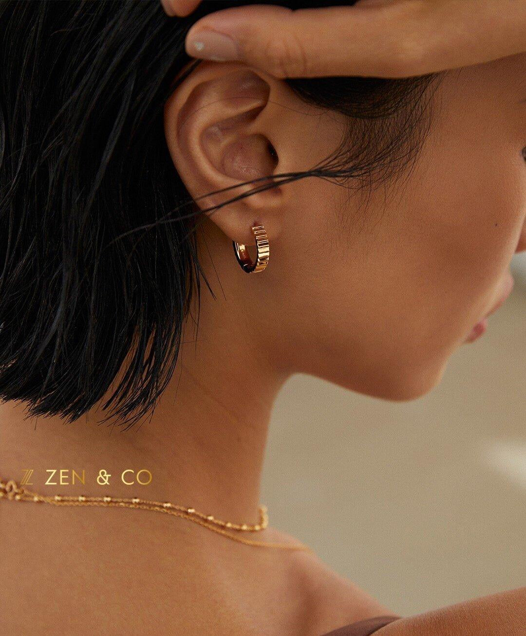 ALEXIS Minimalist hoop earrings - ZEN&CO Studio