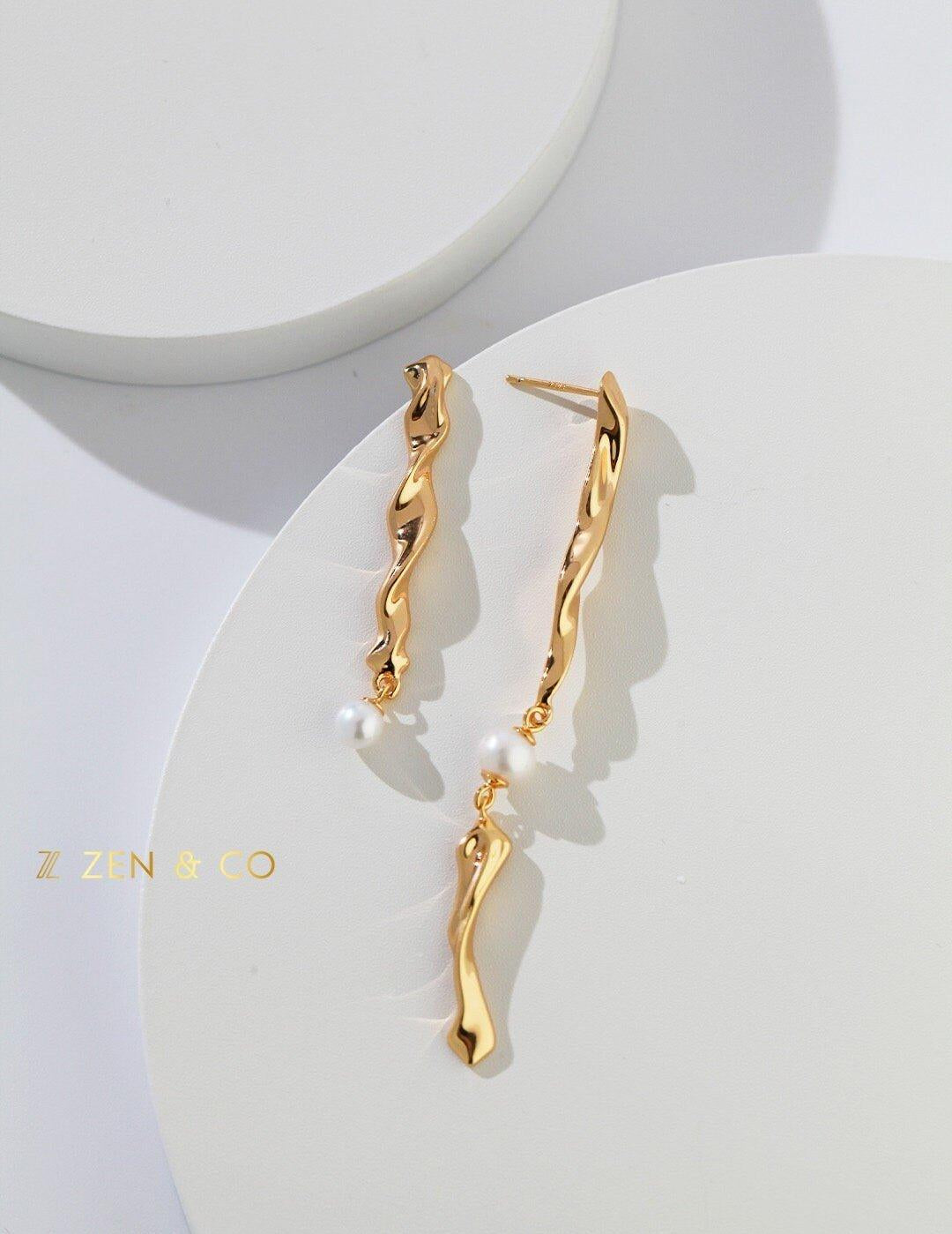 ALLEGRA Asymmetric long dangle earrings - ZEN&CO Studio