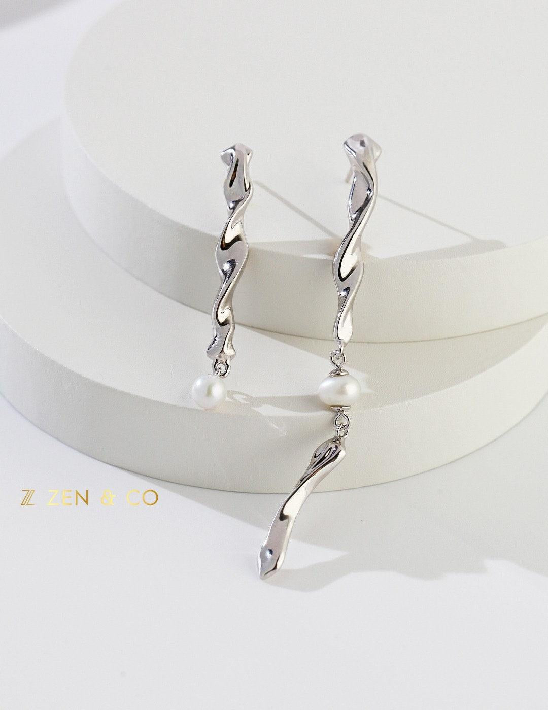 ALLEGRA Asymmetric long dangle earrings - ZEN&CO Studio