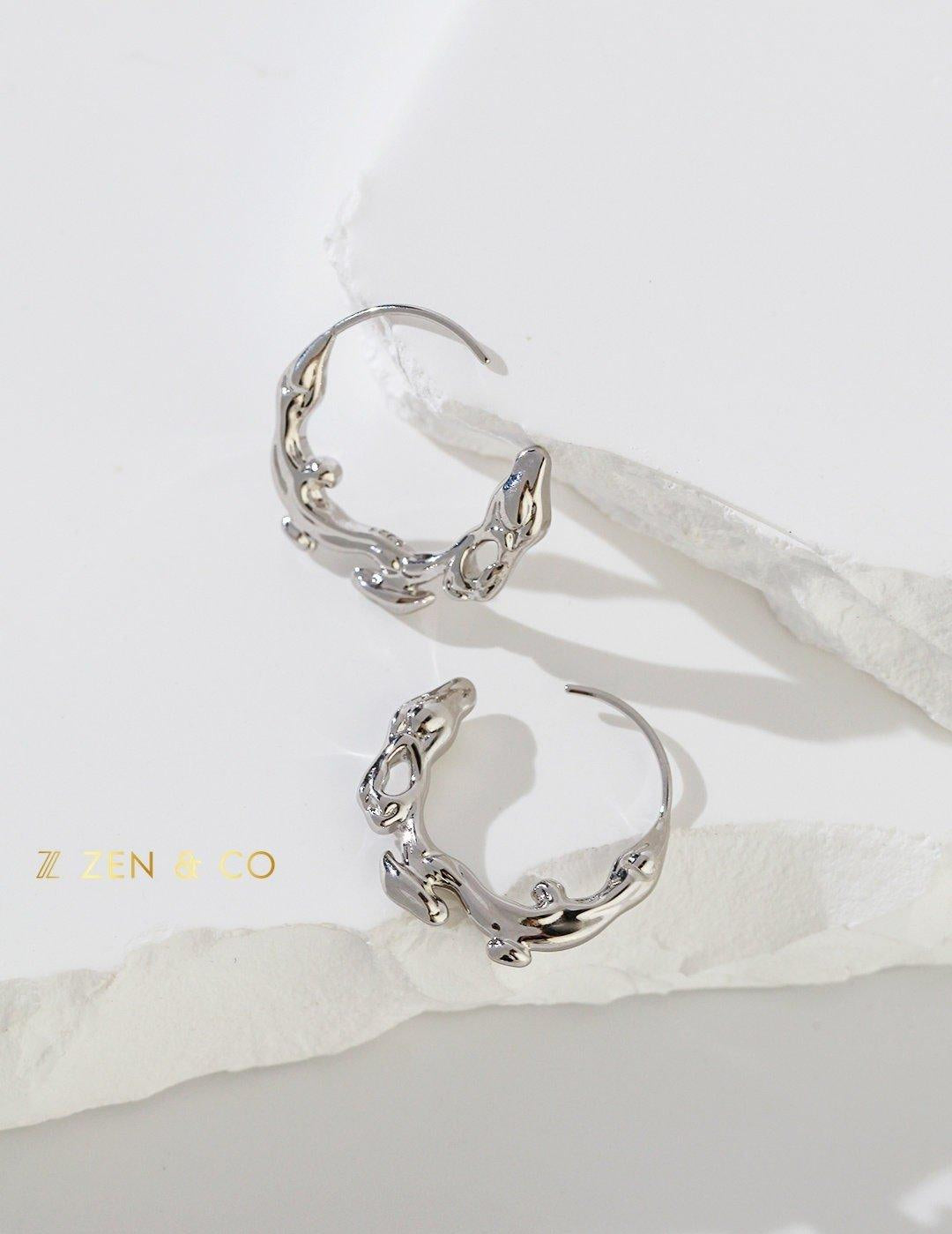 AMELIA Half circle hoop earrings - ZEN&CO Studio