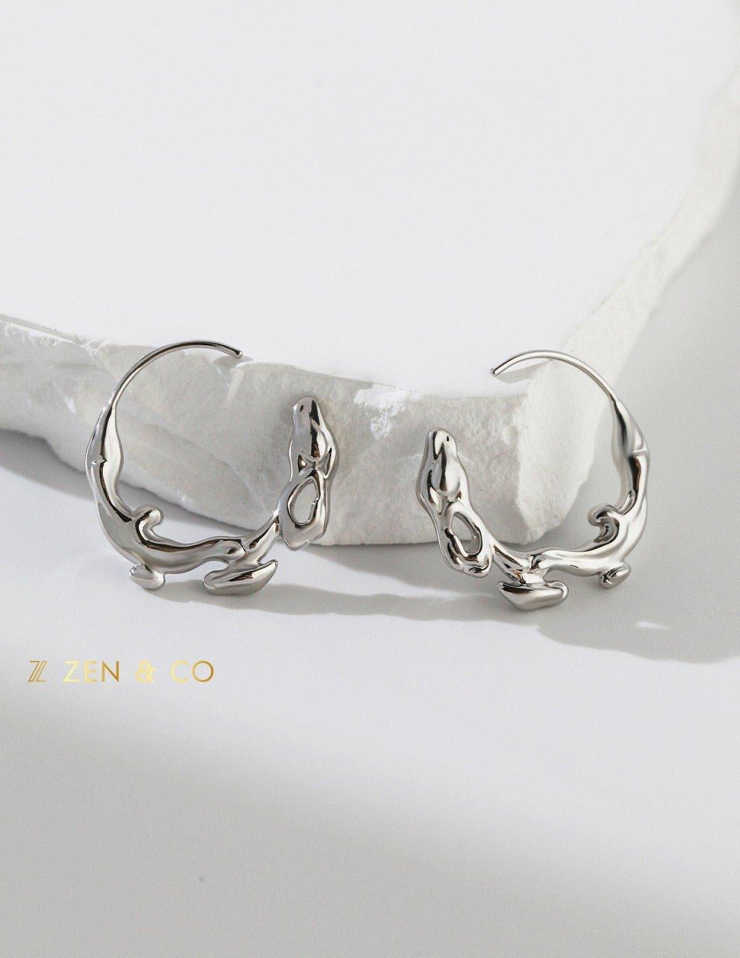 AMELIA Half circle hoop earrings - ZEN&CO Studio