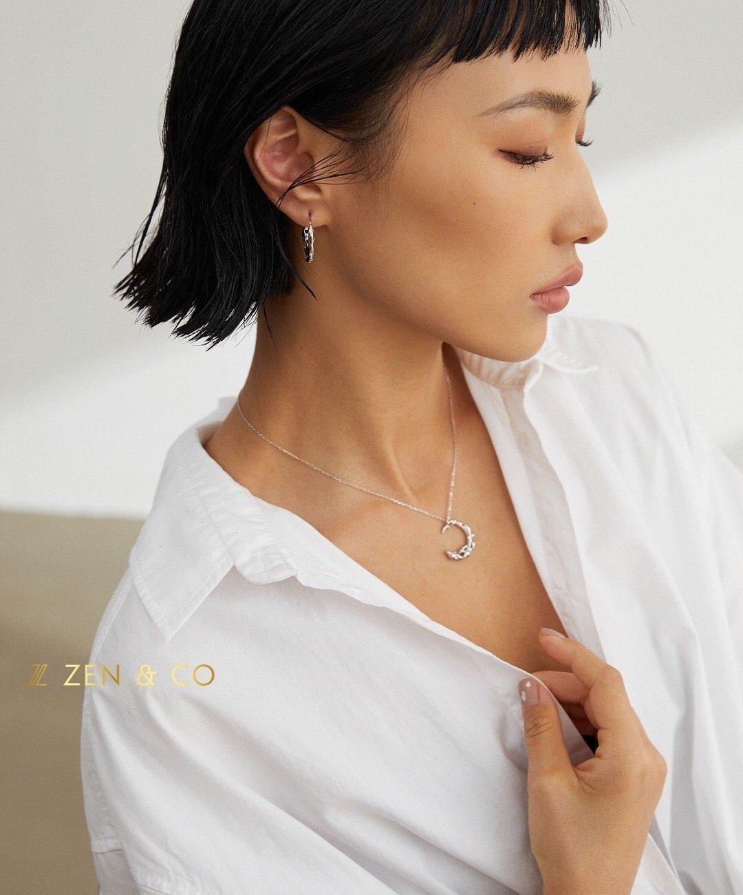 AMELIA Half circle hoop earrings - ZEN&CO Studio