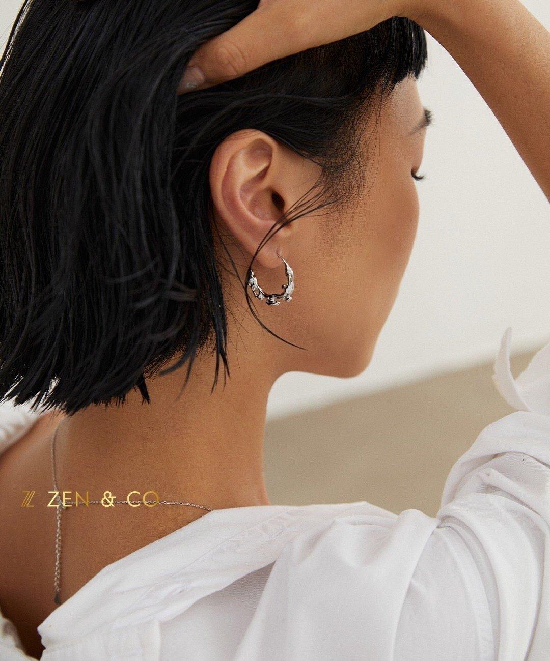 AMELIA Half circle hoop earrings - ZEN&CO Studio