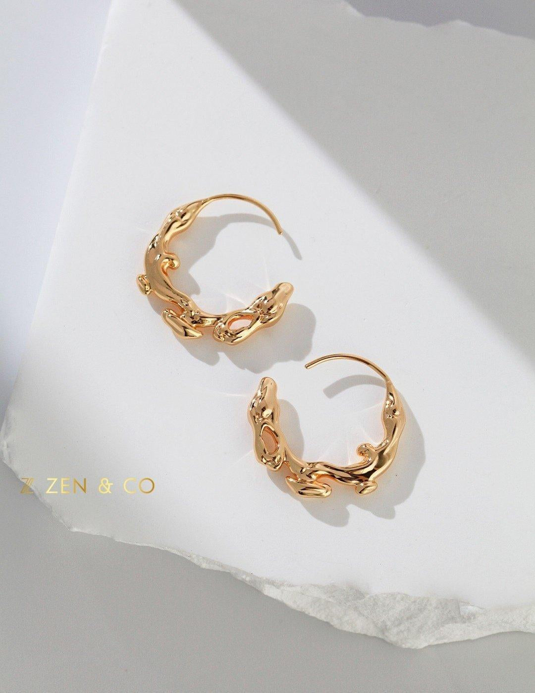 AMELIA Half circle hoop earrings - ZEN&CO Studio