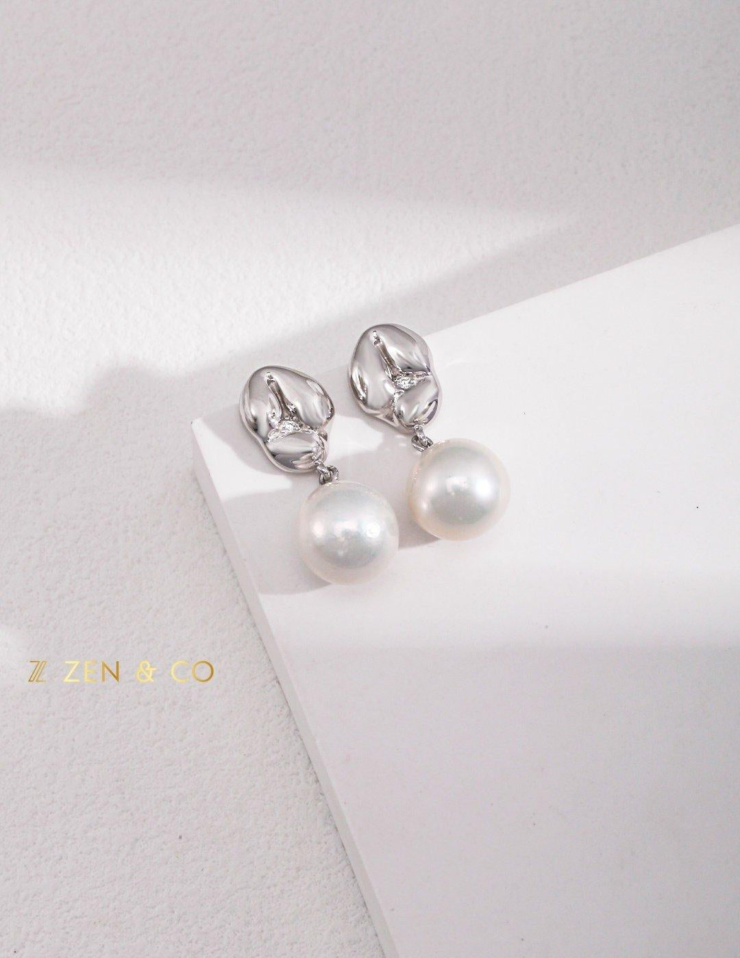 ARABICA Minimalist Pearl Drop Earrings - ZEN&CO Studio