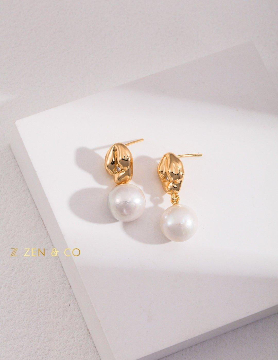 ARABICA Minimalist Pearl Drop Earrings - ZEN&CO Studio