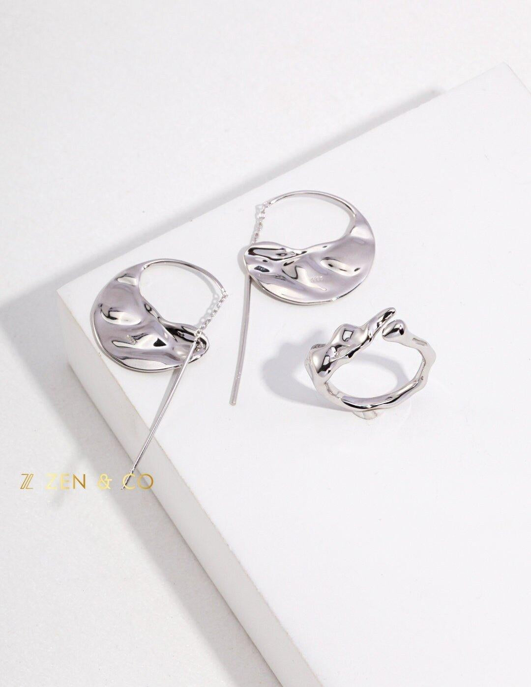 ARIA Half circle hoop earrings with tassel - ZEN&CO Studio