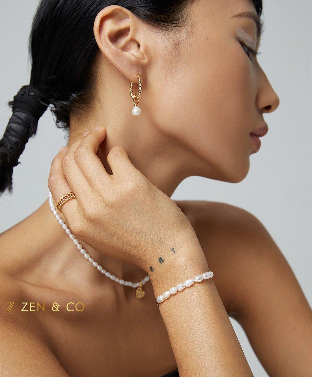 CARINA Dainty hoop pearl earrings - ZEN&CO Studio