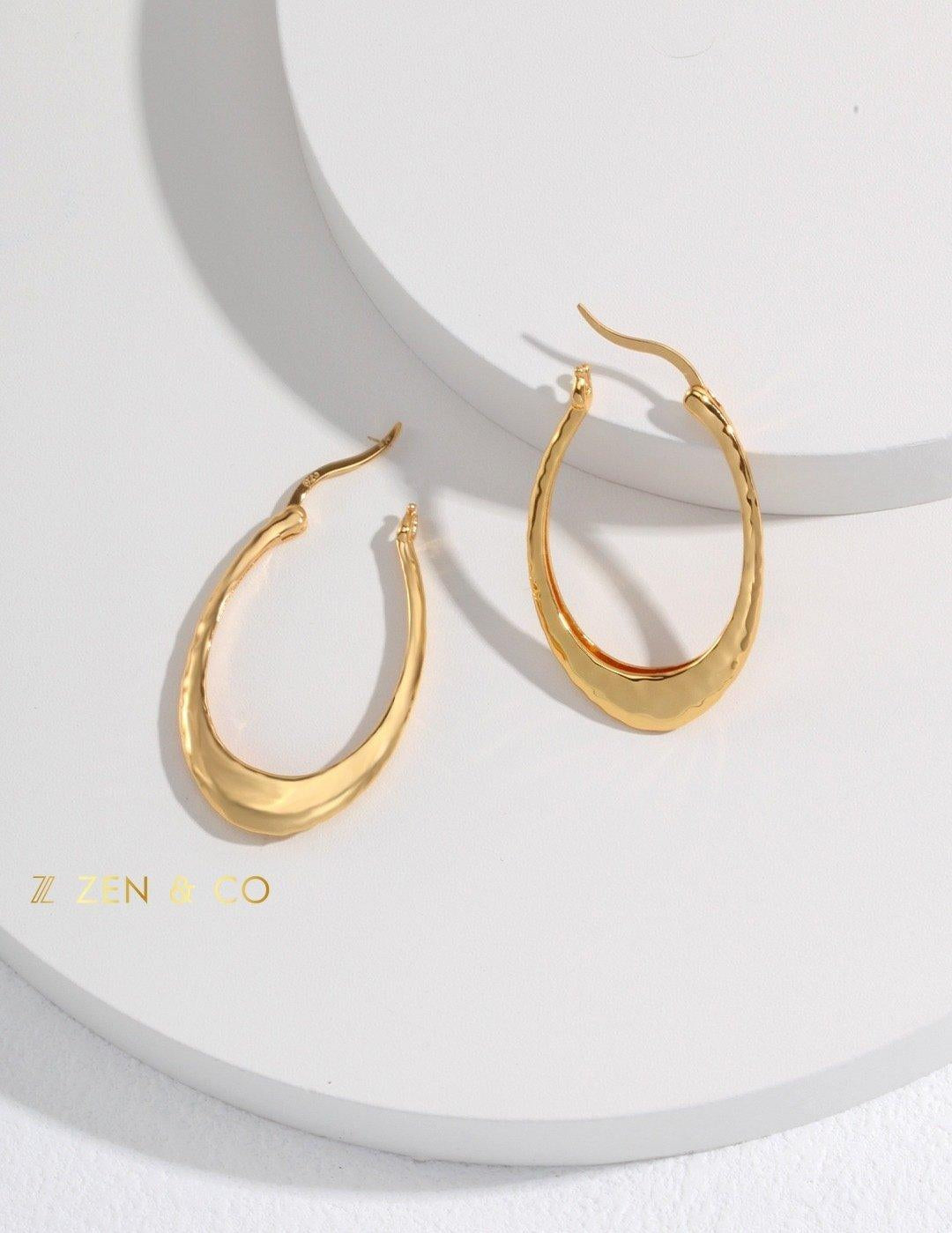 CARLA Oval big hoop earrings - ZEN&CO Studio