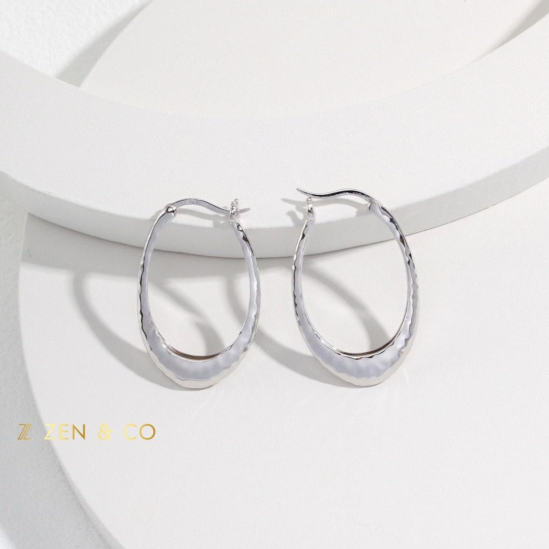 CARLA Oval big hoop earrings - ZEN&CO Studio