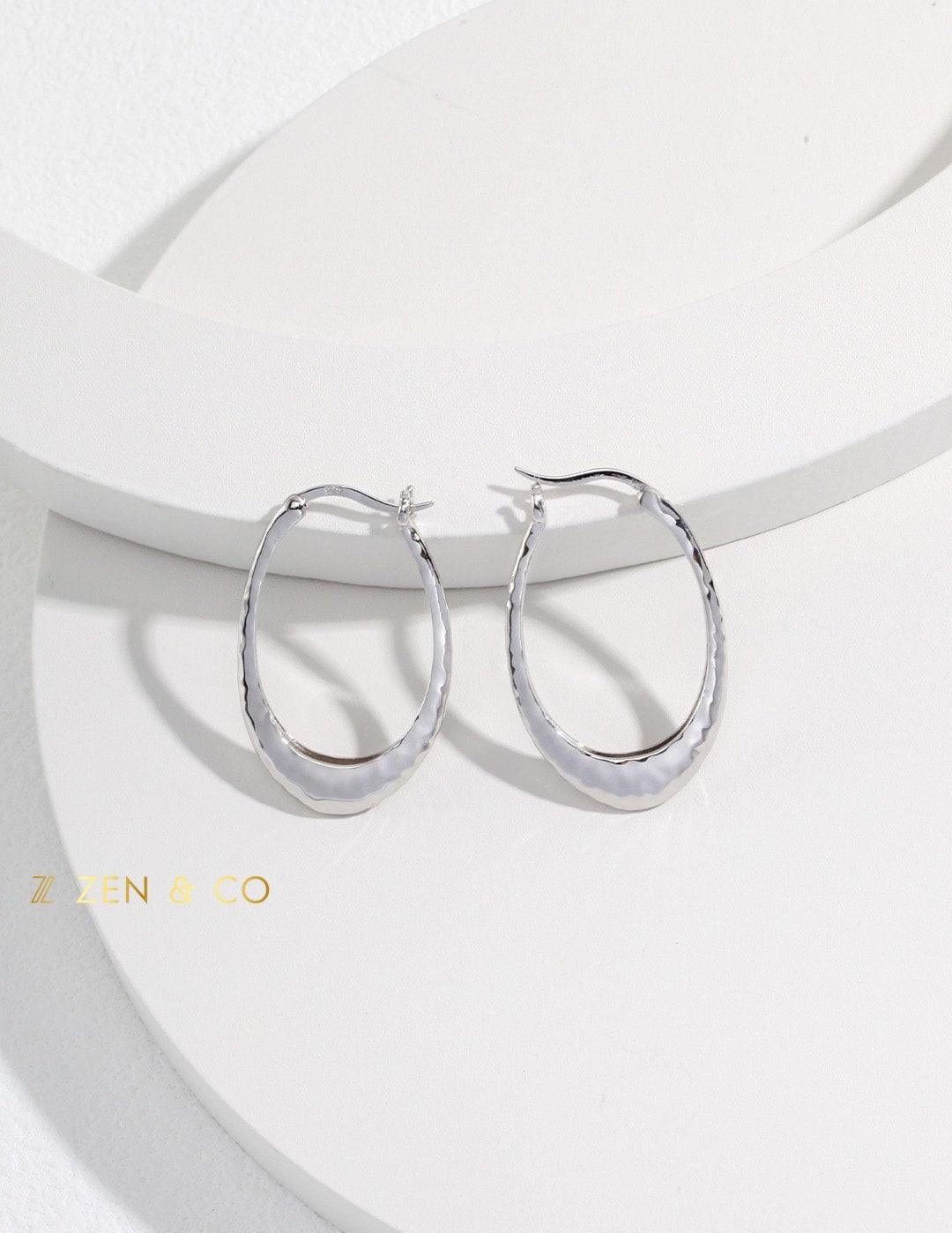 CARLA Oval big hoop earrings - ZEN&CO Studio