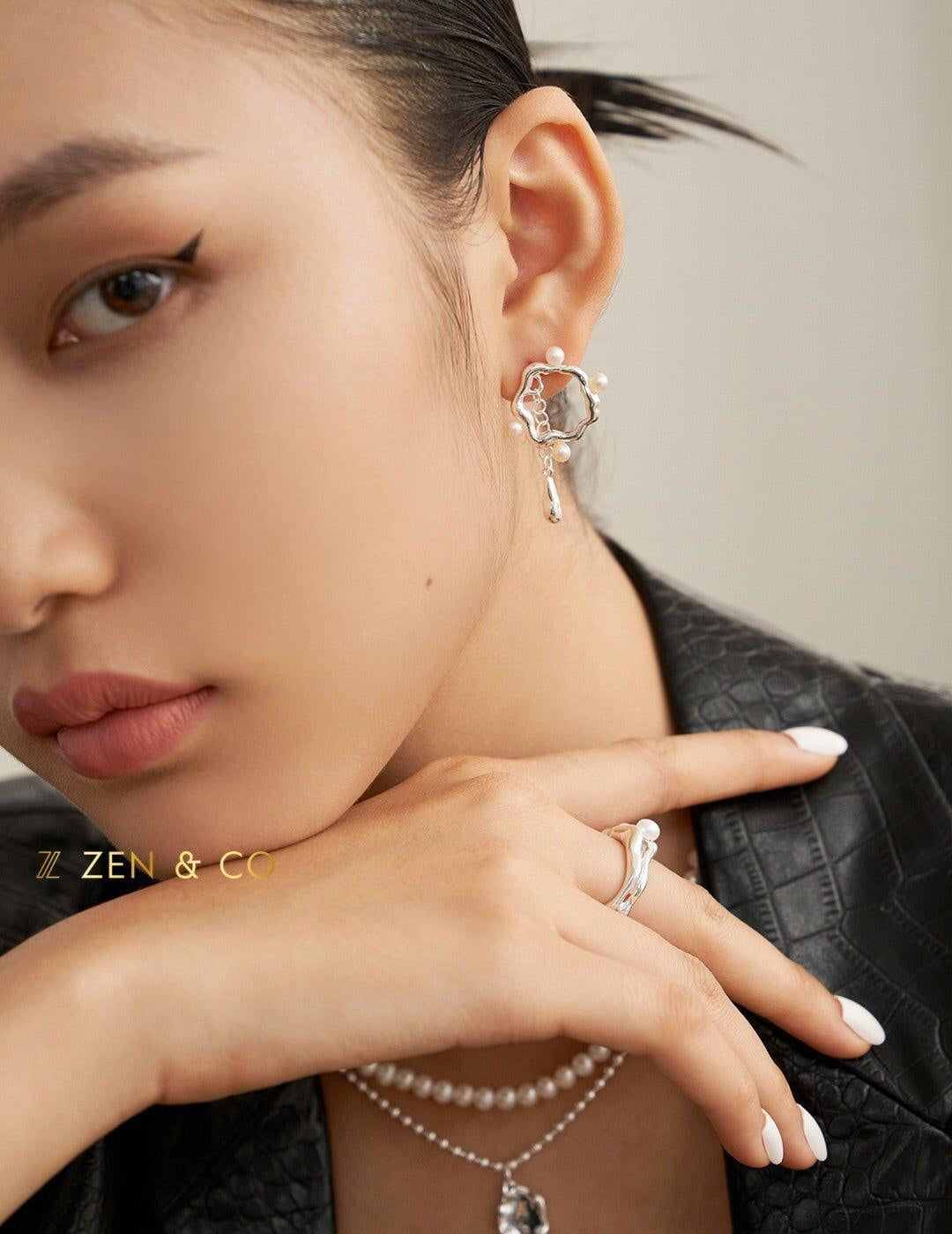 ELFIE Statement asymmetric earrings - ZEN&CO Studio