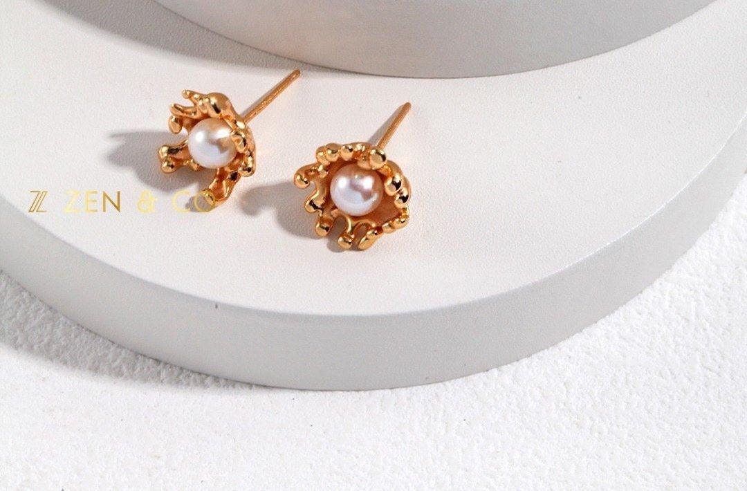 FLORA Flower pearl stud earrings - ZEN&CO Studio