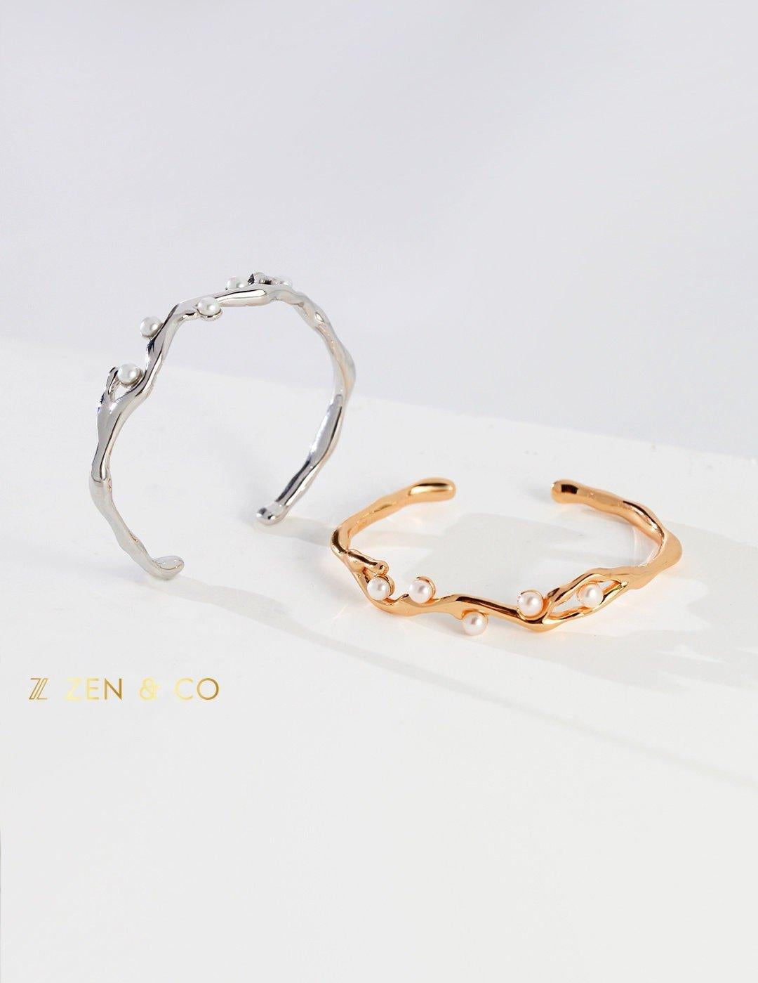 FRANCESCA Minimalist cuff bracelet with dainty pearls - ZEN&CO Studio